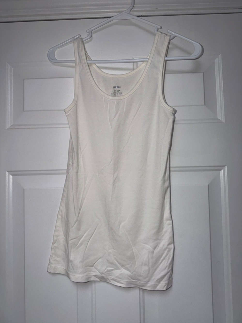 Mossimo Supply Co. Cream Scoop Neck Tank Top
